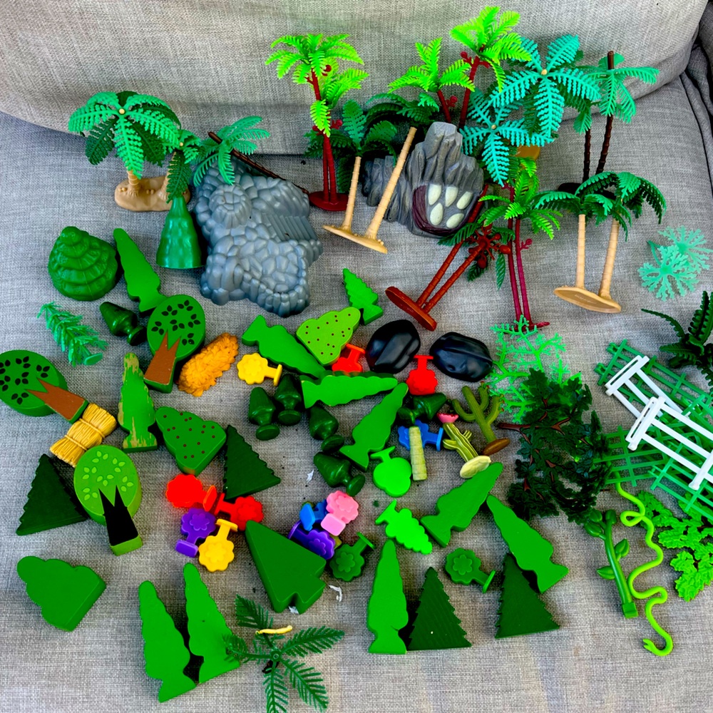 Lot Of Wood Plastic Trees Rocks Fences  Figures Toy Sensory  Pretend Play